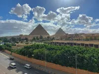 Doudou Pyramids View Hotel