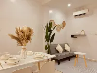 HeyBlueee Homestay~ 5min Jetty/Netflix/Games Hotels in Mersing