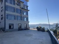Fuxian Lake Linyun Mountain Homestay