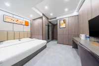 Xichuan Zhongxin Boutique Hotel