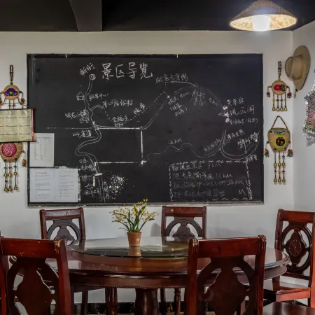 Yuanyang Liuyunge Chinese Inn (Duoyishu Scenic Area)