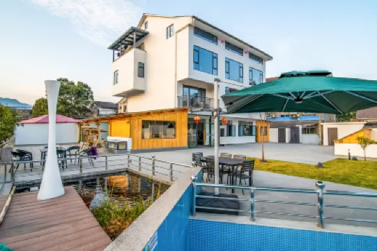 Tonglu Ouyuer Suiyuan Homestay (OMG Heartbeat Amusement Park Yaolin Wonderland Branch) Hotels near Yaolin Wonderland Scenic Area