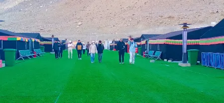 Mount Everest Base Camp Tent Camping Hotel Отели рядом с достопримечательностью «Rongbuk Monastery»