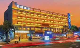 RISE HOTEL