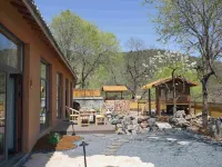Yellow River Hotel Collection · Pianshili Hotels in Huanglong