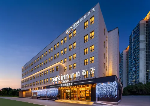 Park inn武漢體育中心東風公司地鐵站麗柏飯店 - 4 星級
