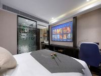尔兰酒店(广州新白云国际机场店) - 轻奢投影大床房