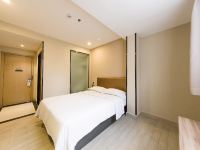 窝趣公寓(广州美博城店) - 轻奢大床房