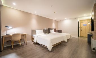HanTing Premium Hotel (Shanghai University Subway Station)