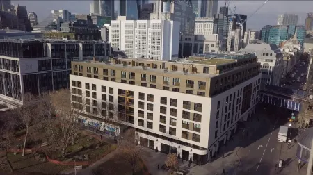 Tower Suites by Blue Orchid Отели рядом с достопримечательностью «Далуич Пикчер Галлери»