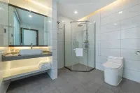 Lanxi Light Luxury Cinema Hotel (Zunyi Ningbo Road Branch)