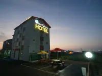 Jeju Ocean Family Hotel Hotel dekat Pantai Iho
