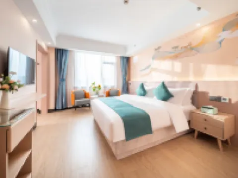 โรงแรมถิงเฉวียนไหหนา (วิทยาลัยอาชีวศึกษาและเทคนิคจินหัว) โรงแรมใกล้ทะเลสาบฮอน คีม