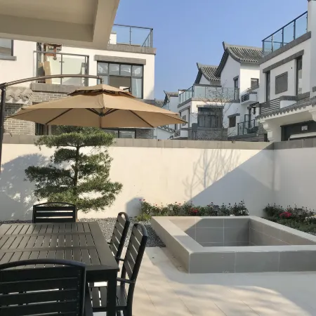 Longrui Homestay (Aoyuan Yingde Chocolate Kingdom)