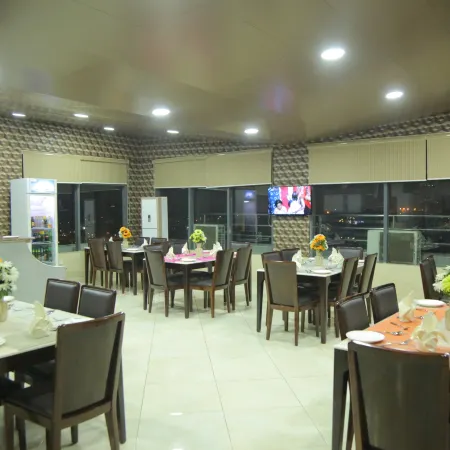 De Grandeur Tower Apartment