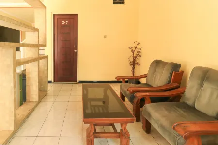 Penginapan Pondok Rizqi Syariah Отели в г. Sedati