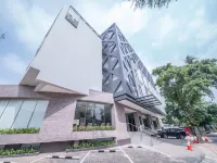 All Nite & Day Hotel - Kebon Jeruk by Artotel Group リッポ・モール・プリ周辺のホテル