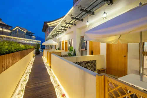 Huaqi Anshe Homestay (Huashan Scenic Area Visitor Center) - Airport Shuttle