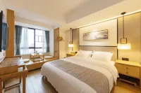 Meiyi Light Luxury Hotel (Zhangjiajie Pedestrian Street Dayong Ancient City Branch)