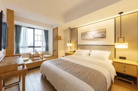 Meiyi Light Luxury Hotel (Zhangjiajie Pedestrian Street Dayong Ancient City Branch)