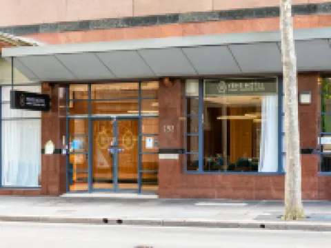 YEHS Hotel Sydney Harbour Suites Hotels in Sydney