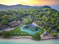 The Naka Island, a Luxury Collection Resort & Spa, Phuket Отели рядом с достопримечательностью «Namtok Ton Sai»