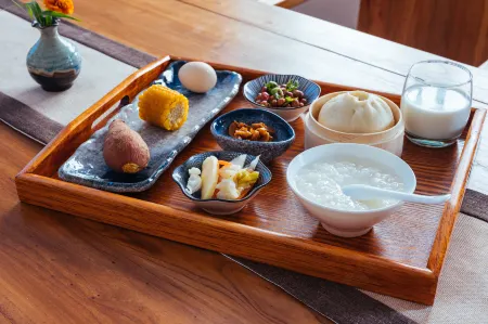 Floral Hotel·Nanshan bamboo sea deep stream source root art people Hotel Отели рядом с достопримечательностью «Tianmu Lake Yushui Hot Spring»