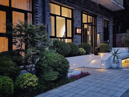 Shun 12 Homestay Отели рядом с достопримечательностью «National Defense Art District»