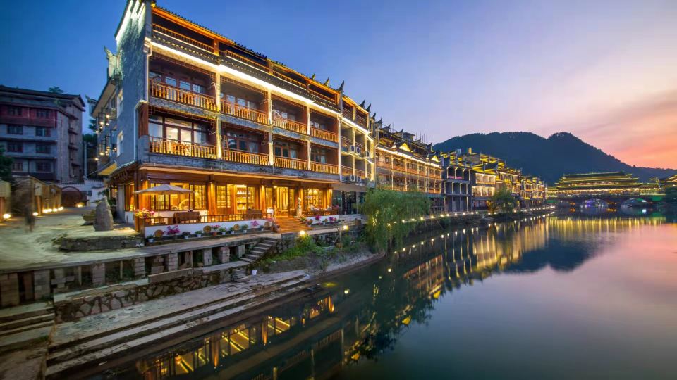 Fenghuang Nianhe Riverside Vacation Apartment