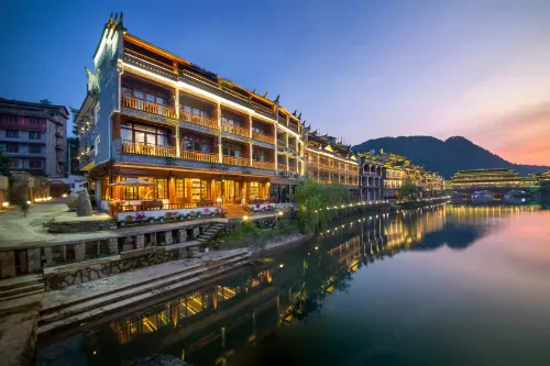 Fenghuang Nianhe Riverside Vacation Apartment - spa