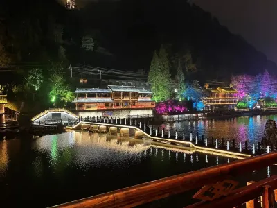 Jiuqi Shuidiao Getou Diaojiaolou Hotel