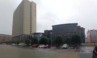 Longhui Friendship International Hotel