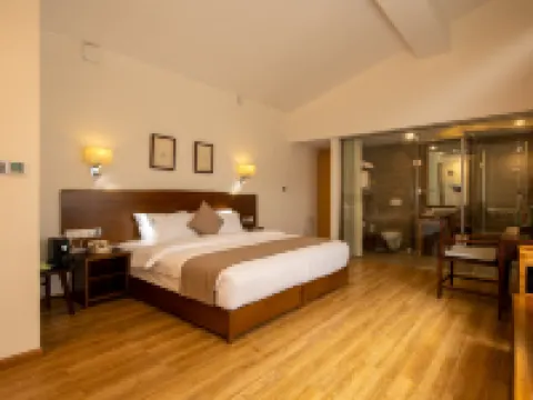 Zizai Pingjiang Wild Luxury Resort Hotéis em Pingjiang