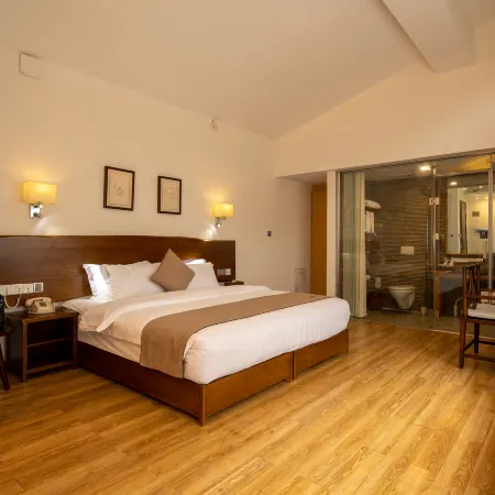 Zizai Pingjiang Wild Luxury Resort