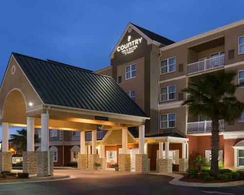 Spark by Hilton Panama City Beach Hotels near شيل آيلاند