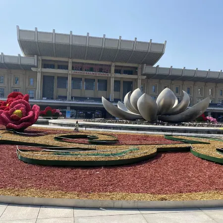 Jinan West Railway Station International Convention and Exhibition Center LANOU Hotel