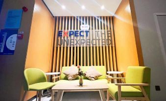 Holiday Inn Express LiTang no. 318 national highway