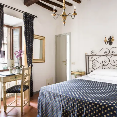 Hotel la Cisterna Hotels near Museo Archeologico Spezieria di Santa Fina