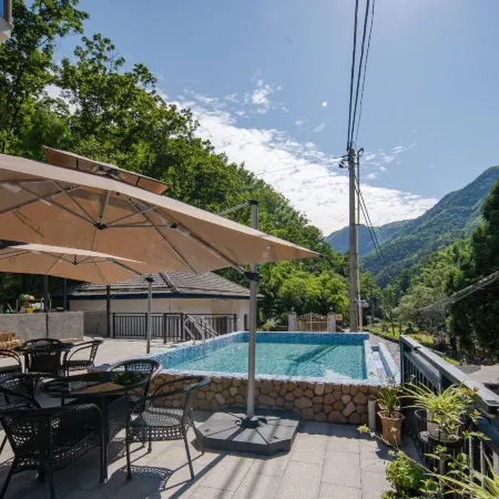 Anji Yuanxi Shanshe B&B