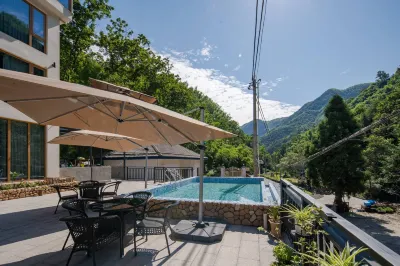 Anji Yuanxi Shanshe B&B