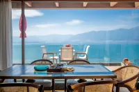 Designer Lake View Holiday