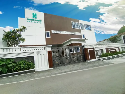 Hometown Residence - Hostales