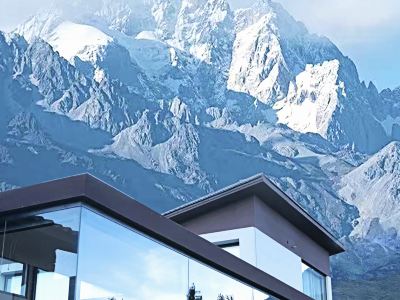 Lijiang Snow Mountain stone house