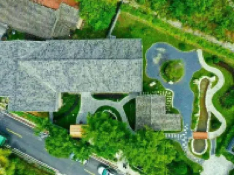 A thousand dust house โรงแรมในโผผิง