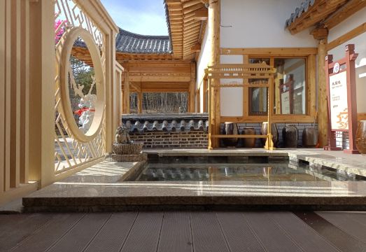 피얀산 온천 호텔 전경