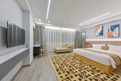 โรงแรมฉงชิ่ง (สถานีรถไฟใต้ดินกั๋วเม่า ท่าเรือหลัวหู เซินเจิ้น)