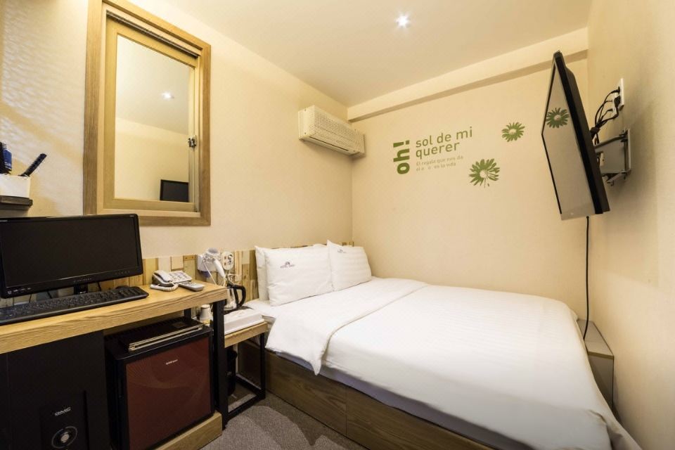 4. 호텔 데이지..