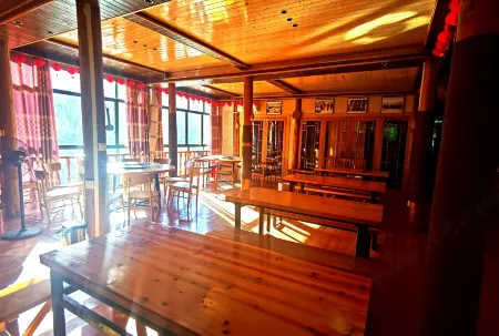 Congjiang Impression Gaozeng Homestay Отели рядом с достопримечательностью «Gaozeng Dongzhai»