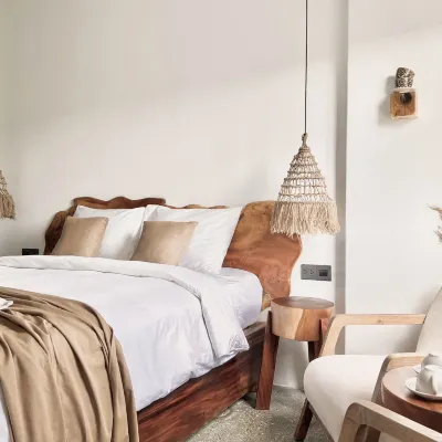 La Grotta Hotel - Phu Quoc Emerald Bay โรงแรมใกล้หาดแคม