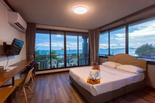 โรงแรมพิมพิมาน บีช โฮเต็ล